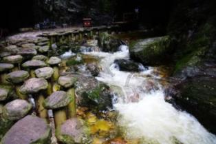 泰安旅游经济开发区张灯结彩迎新春